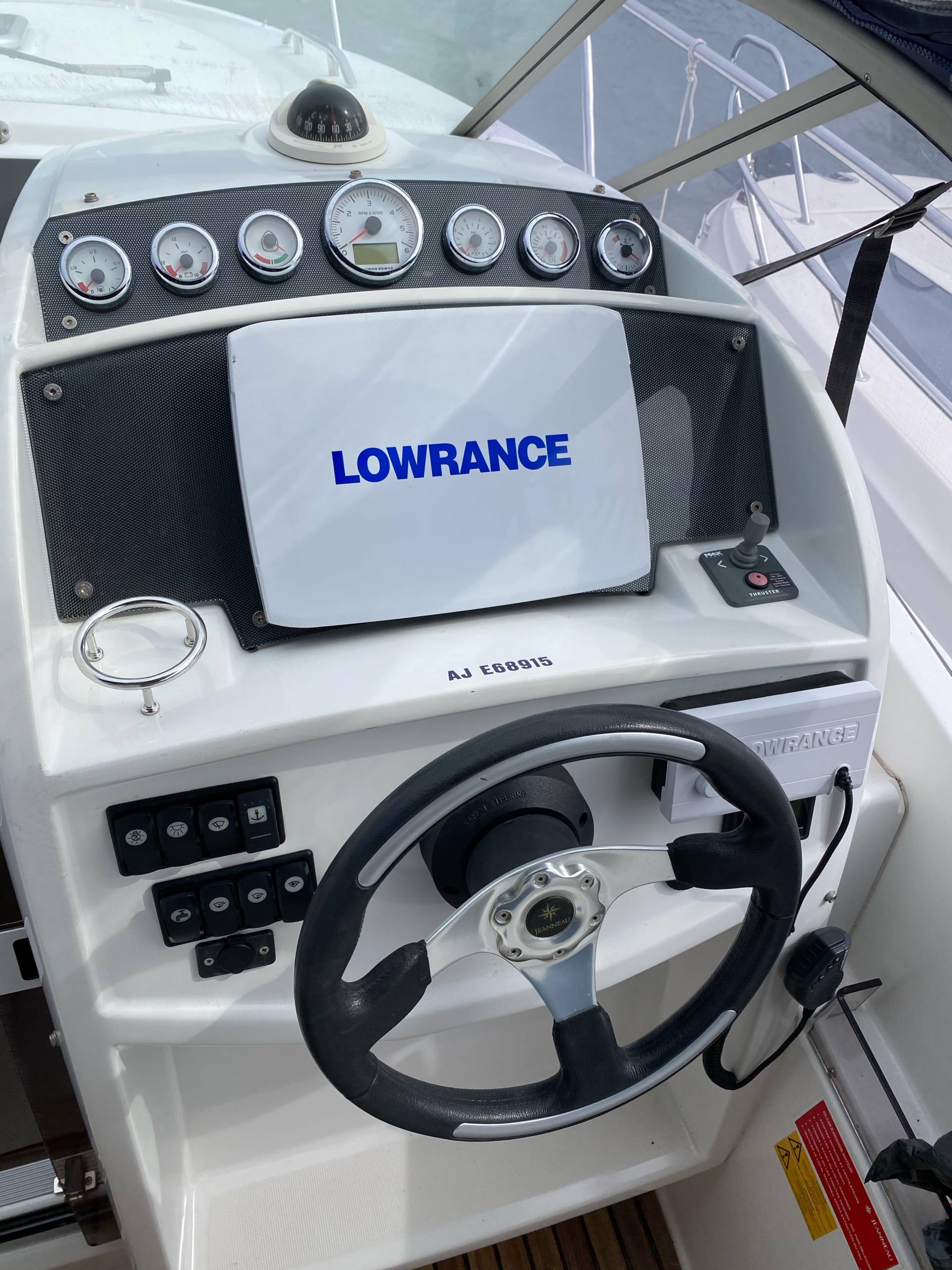 JEANNEAU Leader 8_5_1