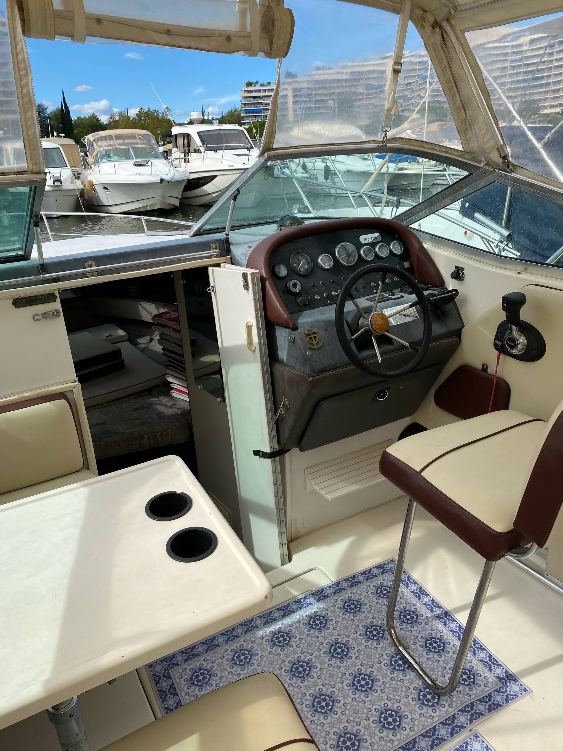 Searay_10