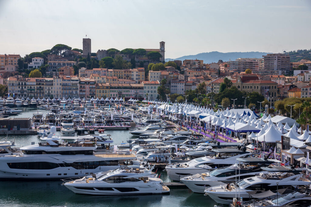 vieux-port-cannes-yachting-festival